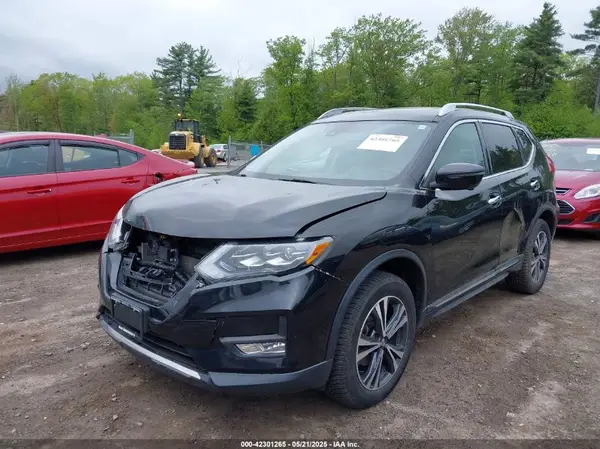 5N1AT2MV9HC878562 2017 NISSAN ROGUE - Image 2
