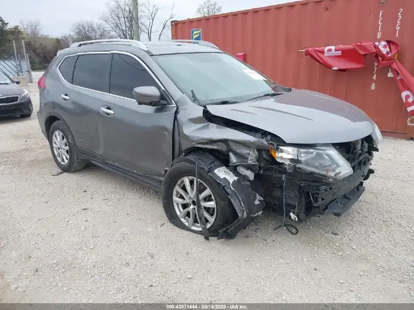 5N1AT2MV9HC887987 2017 NISSAN ROGUE - Image 1
