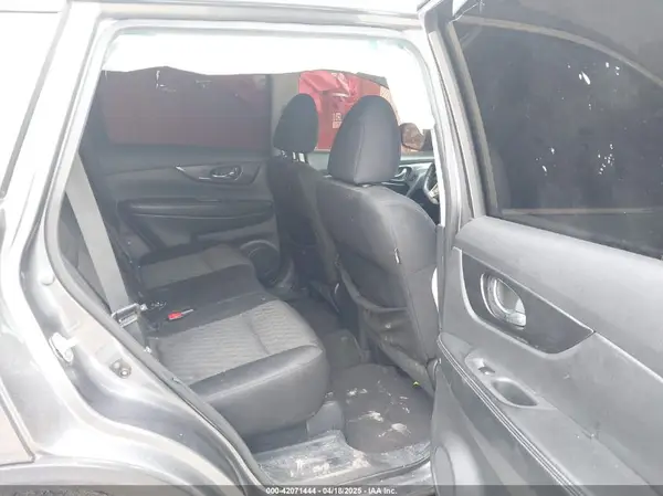 5N1AT2MV9HC887987 2017 NISSAN ROGUE - Image 8