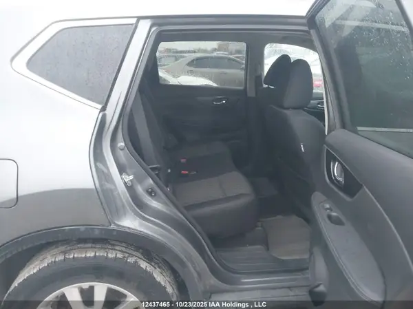 5N1AT2MV9HC890386 2017 NISSAN ROGUE - Image 8