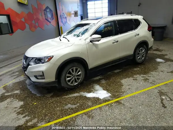 5N1AT2MV9HC895863 2017 NISSAN ROGUE - Image 2