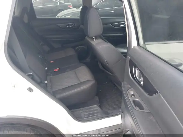 5N1AT2MV9HC896978 2017 NISSAN ROGUE - Image 8