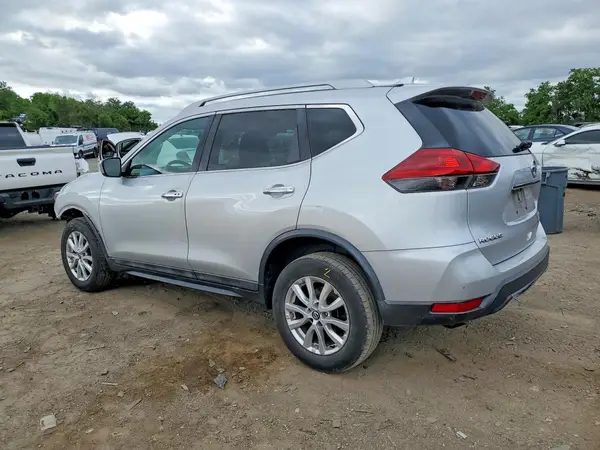 5N1AT2MV9JC700608 2018 NISSAN ROGUE - Image 2