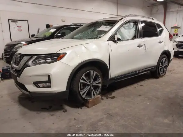 5N1AT2MV9JC712418 2018 NISSAN ROGUE - Image 2