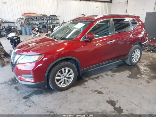 5N1AT2MV9JC722270 2018 NISSAN ROGUE - Image 2
