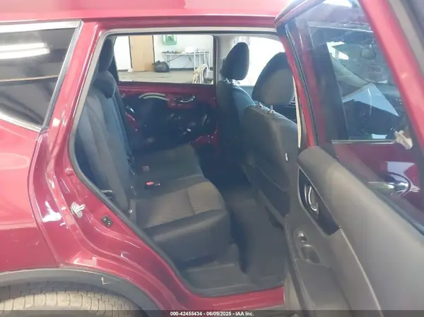 5N1AT2MV9JC722270 2018 NISSAN ROGUE - Image 8