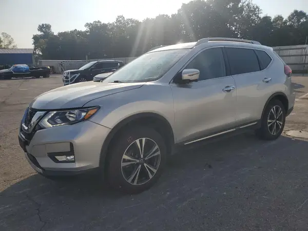 5N1AT2MV9JC733043 2018 NISSAN ROGUE - Image 1