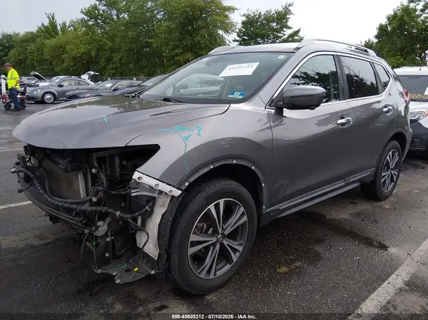 5N1AT2MV9JC742471 2018 NISSAN ROGUE - Image 2