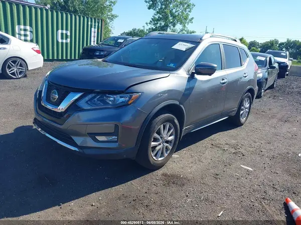 5N1AT2MV9JC753549 2018 NISSAN ROGUE - Image 2