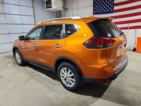 5N1AT2MV9JC758203 2018 NISSAN ROGUE - Image 2