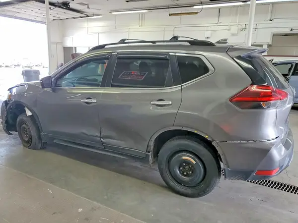 5N1AT2MV9JC760341 2018 NISSAN ROGUE - Image 2