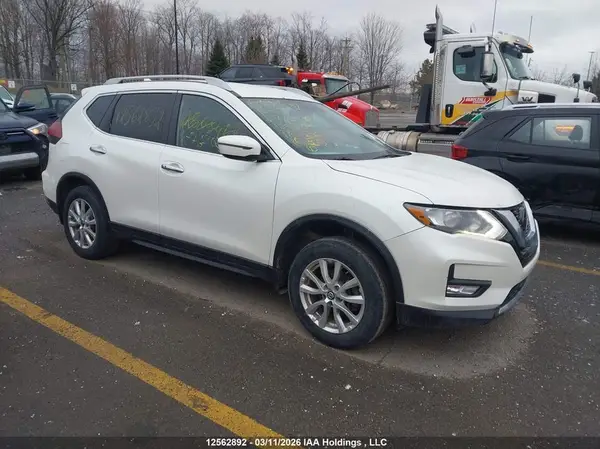 5N1AT2MV9JC768083 2018 NISSAN ROGUE - Image 1