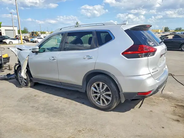 5N1AT2MV9JC769833 2018 NISSAN ROGUE - Image 2