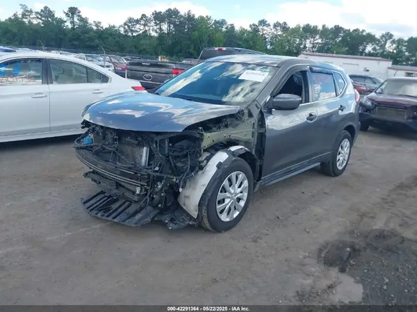 5N1AT2MV9JC770223 2018 NISSAN ROGUE - Image 2