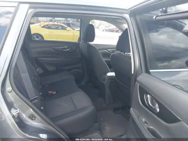 5N1AT2MV9JC770223 2018 NISSAN ROGUE - Image 8