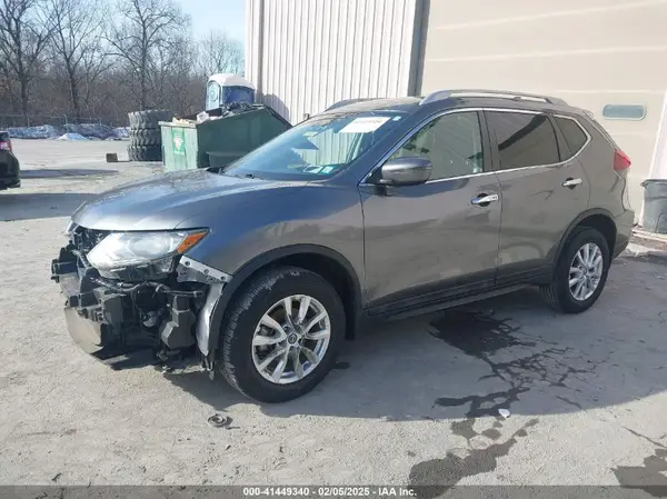 5N1AT2MV9JC771761 2018 NISSAN ROGUE - Image 2