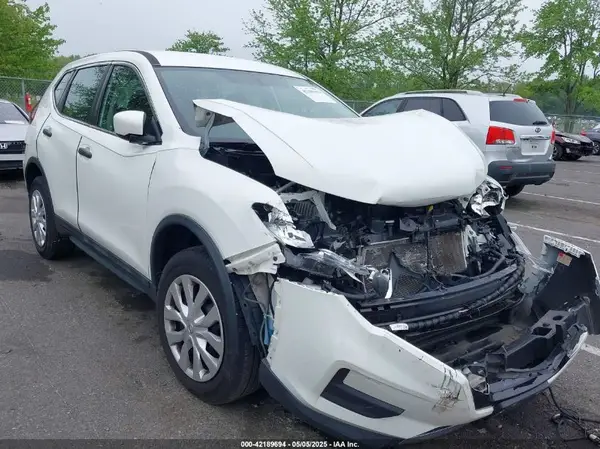 5N1AT2MV9JC775311 2018 NISSAN ROGUE - Image 1