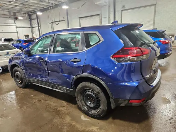 5N1AT2MV9JC775339 2018 NISSAN ROGUE - Image 2