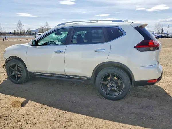 5N1AT2MV9JC777026 2018 NISSAN ROGUE - Image 2