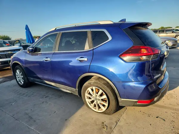 5N1AT2MV9JC785126 2018 NISSAN ROGUE - Image 2