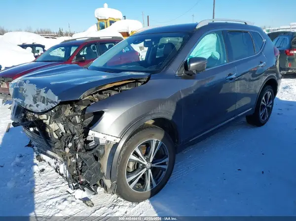 5N1AT2MV9JC786826 2018 NISSAN ROGUE - Image 2