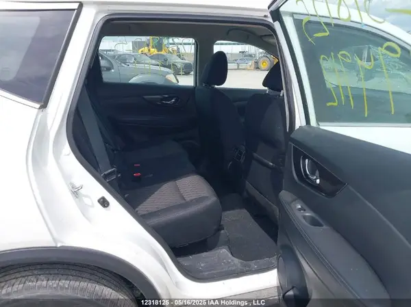 5N1AT2MV9JC794912 2018 NISSAN ROGUE - Image 8