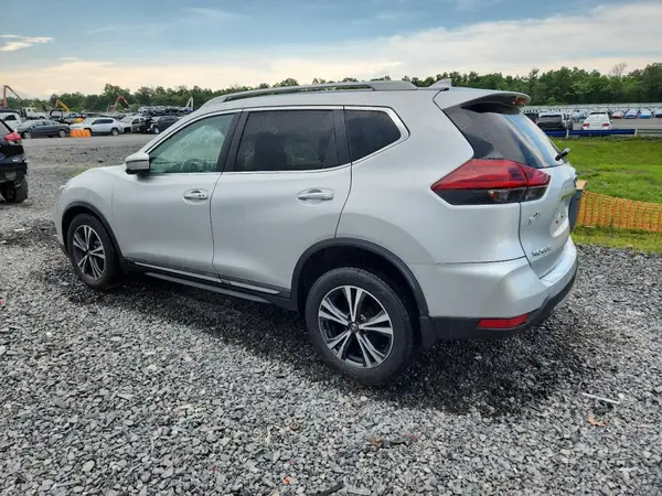 5N1AT2MV9JC795283 2018 NISSAN ROGUE - Image 2