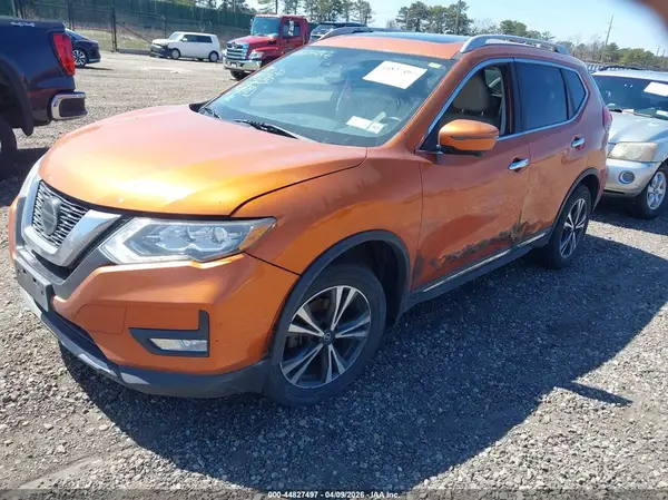 5N1AT2MV9JC800644 2018 NISSAN ROGUE - Image 2