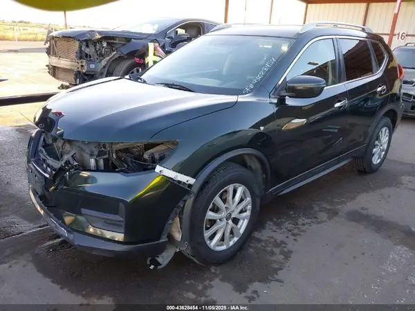 5N1AT2MV9JC806914 2018 NISSAN ROGUE - Image 2