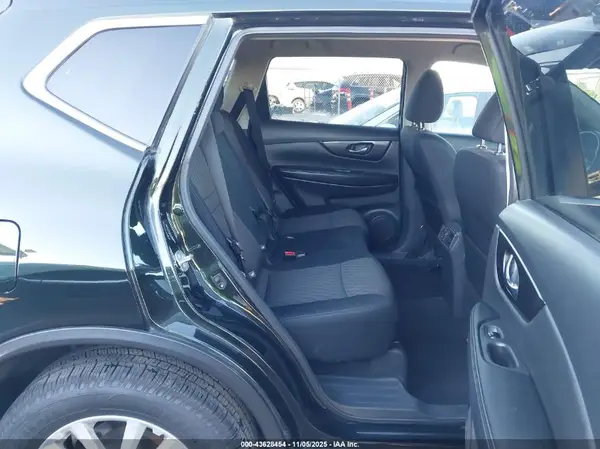 5N1AT2MV9JC806914 2018 NISSAN ROGUE - Image 8