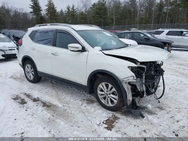 5N1AT2MV9JC817220 2018 NISSAN ROGUE - Image 1