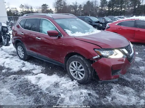 5N1AT2MV9JC822093 2018 NISSAN ROGUE - Image 1