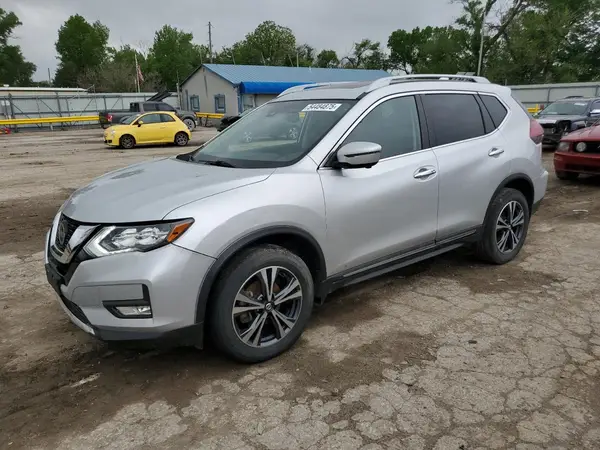 5N1AT2MV9JC828072 2018 NISSAN ROGUE - Image 1