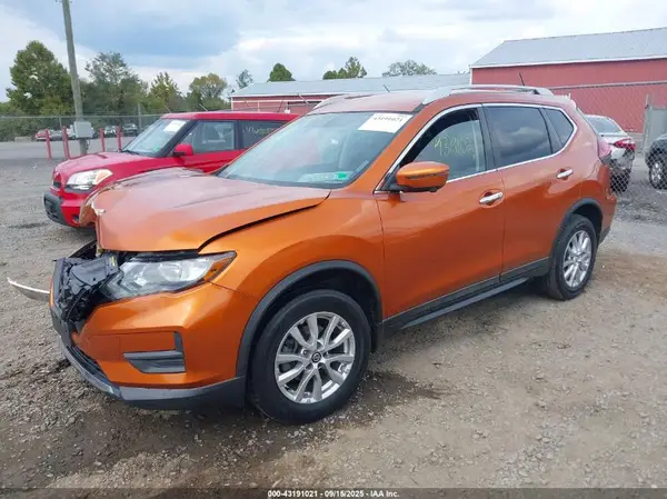 5N1AT2MV9JC832798 2018 NISSAN ROGUE - Image 2