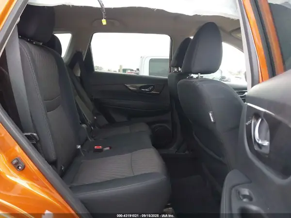 5N1AT2MV9JC832798 2018 NISSAN ROGUE - Image 8