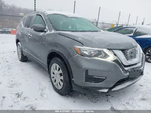 5N1AT2MV9JC840609 2018 NISSAN ROGUE - Image 1
