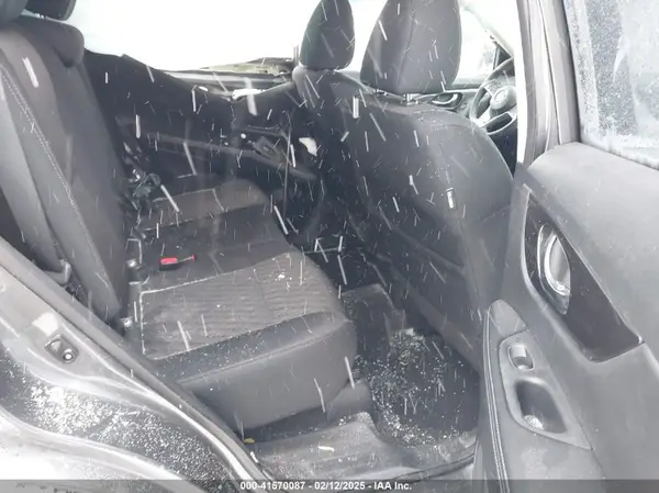 5N1AT2MV9JC840609 2018 NISSAN ROGUE - Image 8