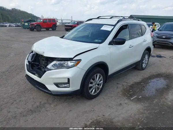 5N1AT2MV9JC841355 2018 NISSAN ROGUE - Image 2