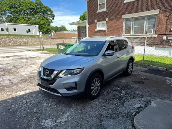 5N1AT2MV9JC845437 2018 NISSAN ROGUE - Image 2