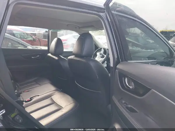 5N1AT2MV9KC723582 2019 NISSAN ROGUE - Image 8