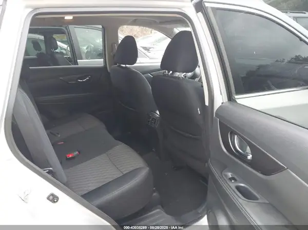 5N1AT2MV9KC751608 2019 NISSAN ROGUE - Image 8