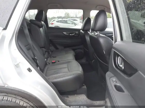 5N1AT2MV9KC752645 2019 NISSAN ROGUE - Image 8