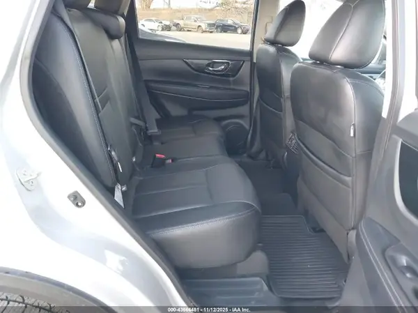 5N1AT2MV9KC827361 2019 NISSAN ROGUE - Image 8