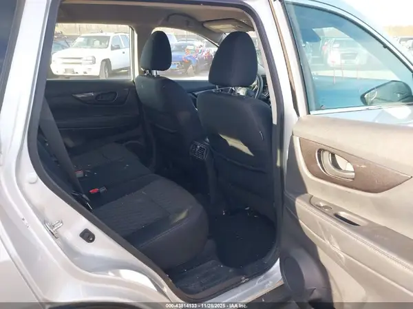 5N1AT2MV9KC828297 2019 NISSAN ROGUE - Image 8