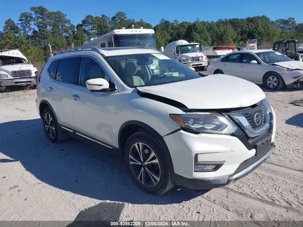 5N1AT2MVXHC732350 2017 NISSAN ROGUE - Image 1