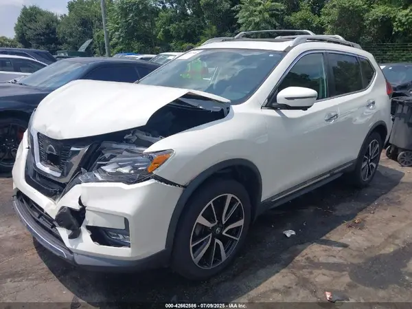 5N1AT2MVXHC733983 2017 NISSAN ROGUE - Image 2