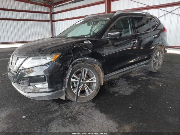 5N1AT2MVXHC737337 2017 NISSAN ROGUE - Image 2