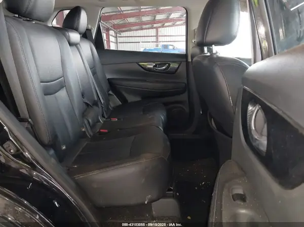 5N1AT2MVXHC737337 2017 NISSAN ROGUE - Image 8