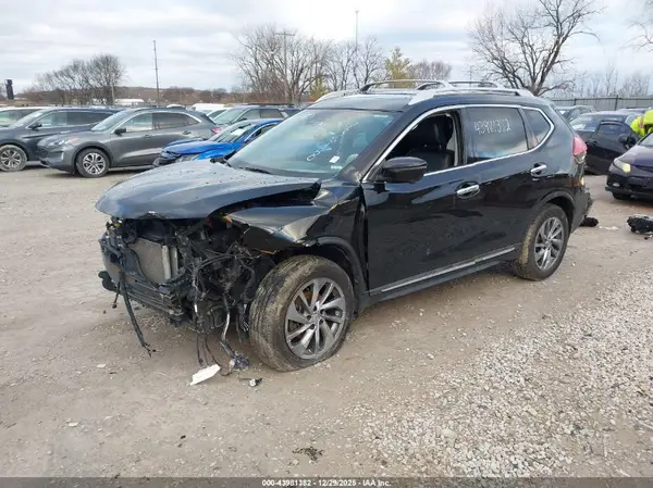 5N1AT2MVXHC738150 2017 NISSAN ROGUE - Image 2