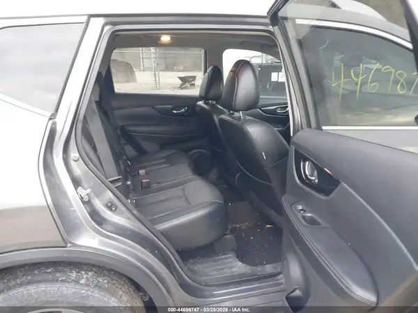 5N1AT2MVXHC753229 2017 NISSAN ROGUE - Image 8